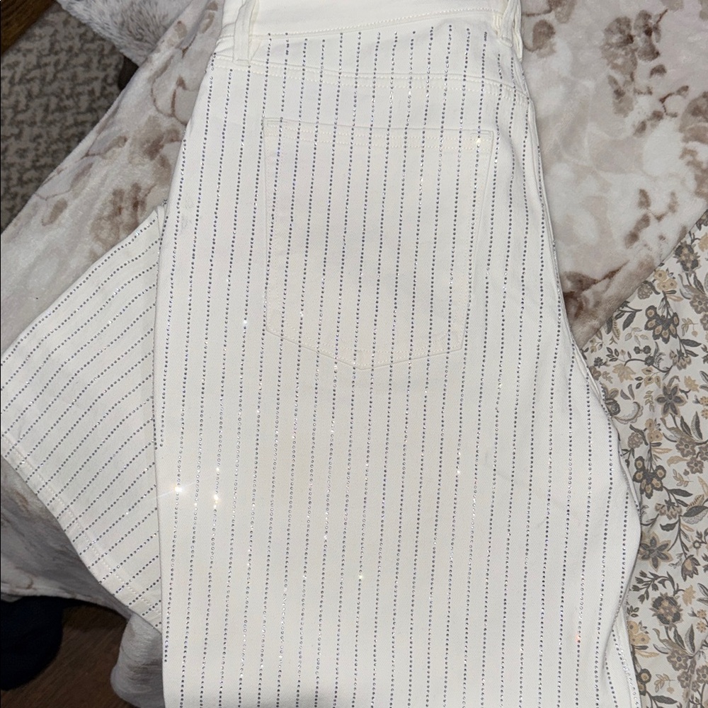 Good American White Jeans with Rhinestones thru out